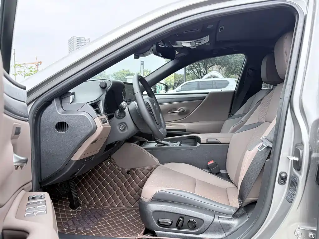 Lexus ES — миниатюра 7