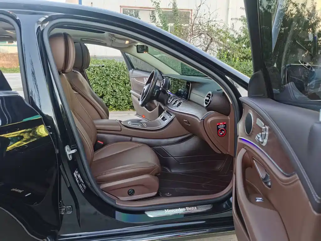 MERCEDES-BENZ E CLASS