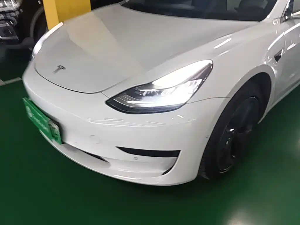 Tesla Model 3 — миниатюра 24