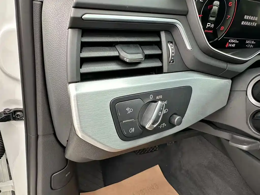 Audi A4L — миниатюра 23