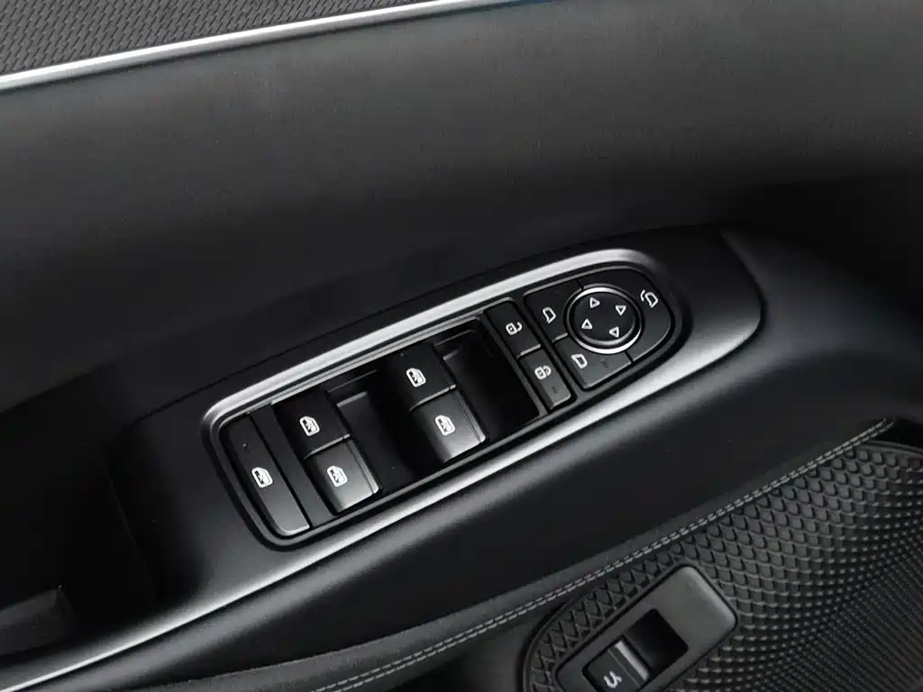 BYD Seals 06 DM-i версия для путешествий — миниатюра 9