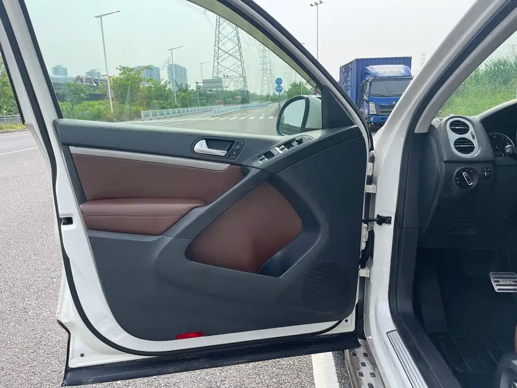 Volkswagen Tiguan — миниатюра 11