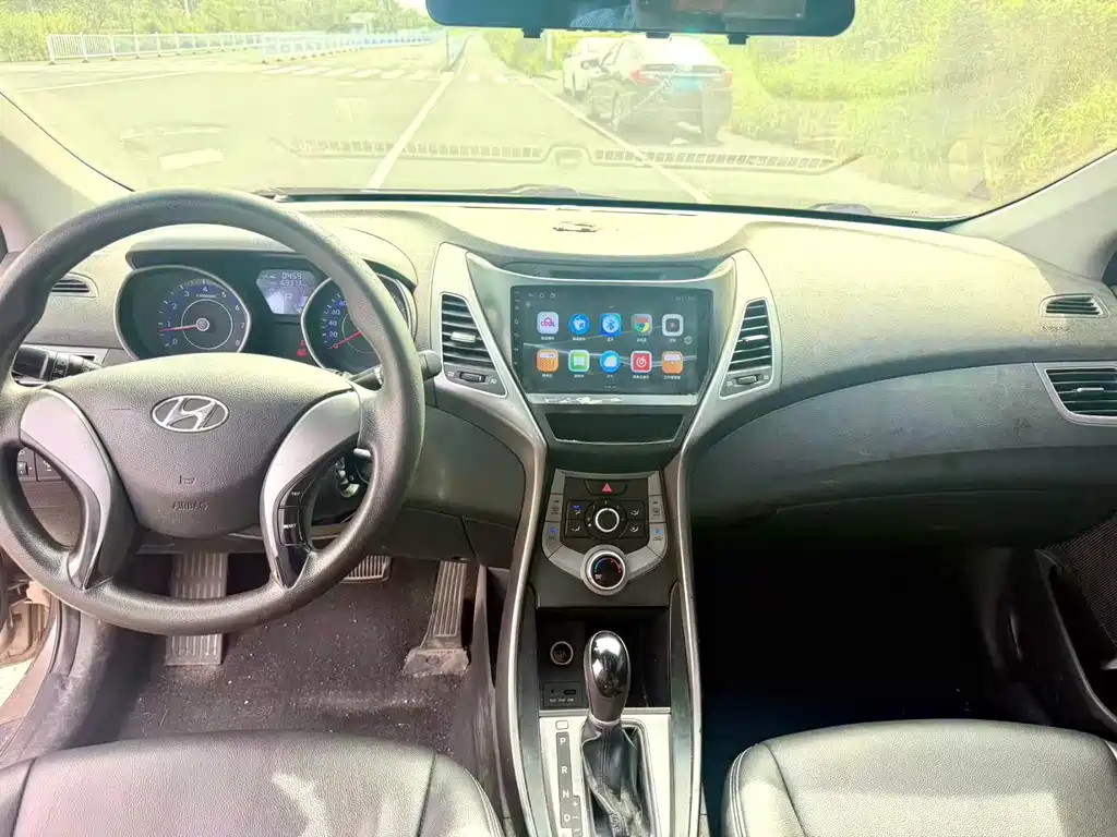 Hyundai Elantra Langdong — миниатюра 9