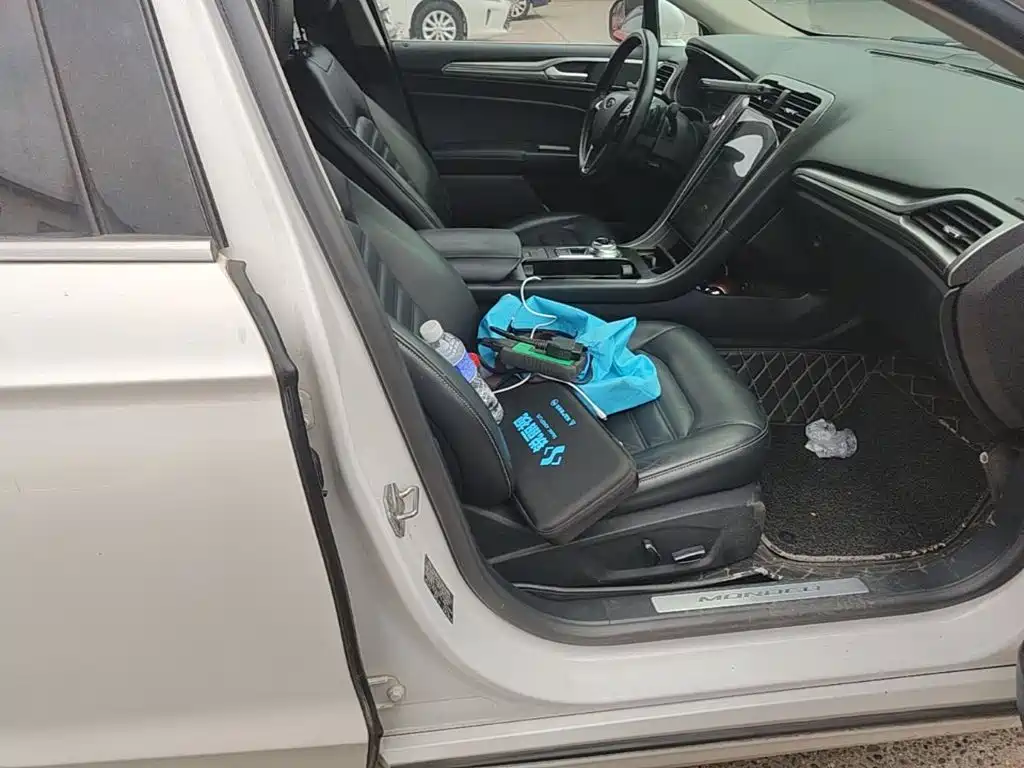 Ford Mondeo — миниатюра 25