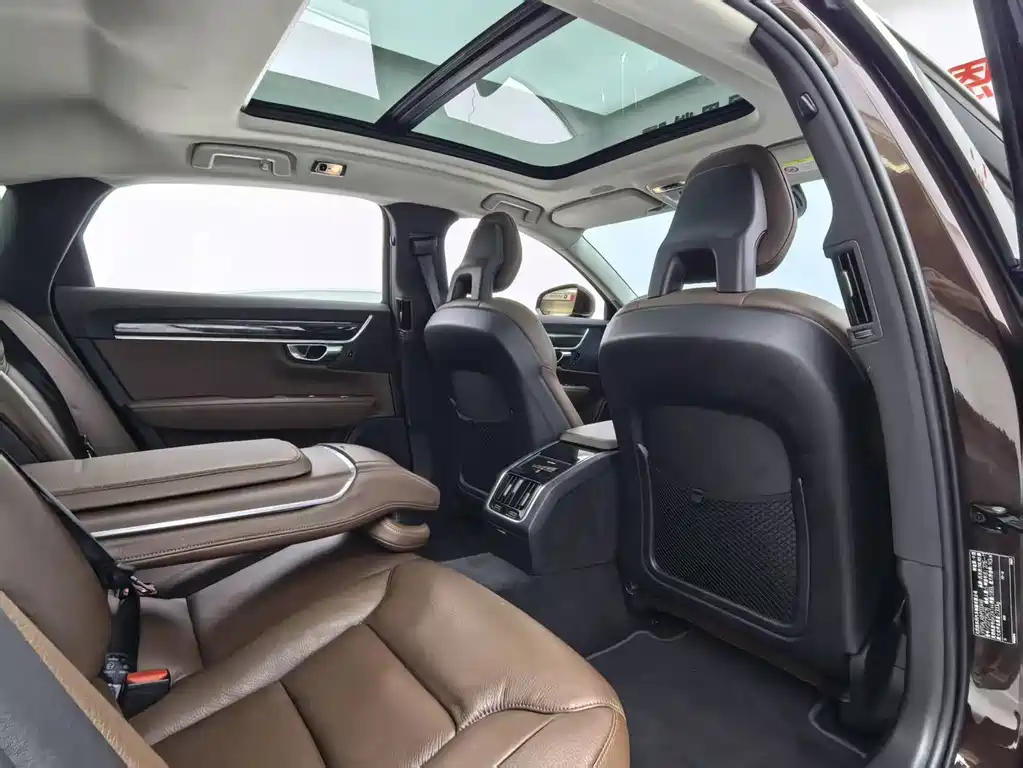 Volvo S90 — миниатюра 9