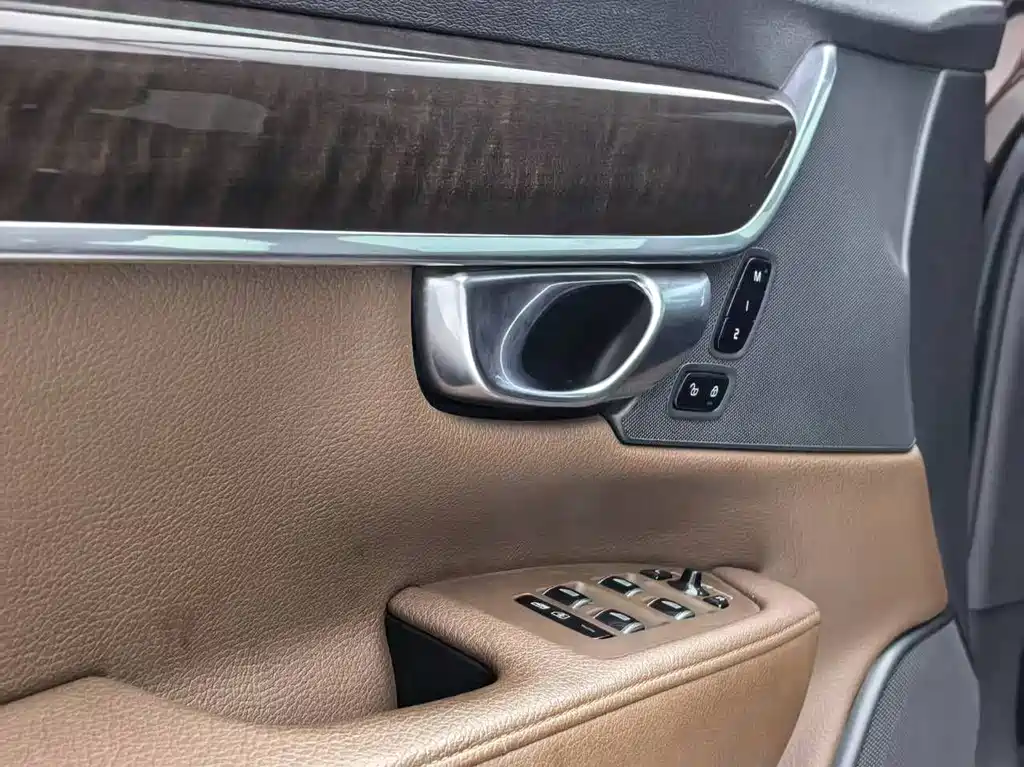 Volvo S90 — миниатюра 24