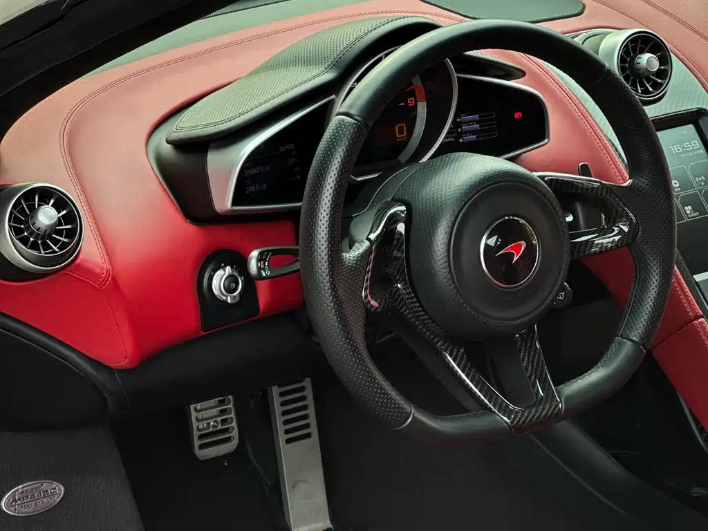 McLaren 12C 2013 3.8T COUPE