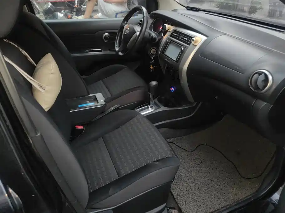Nissan Livina — миниатюра 8