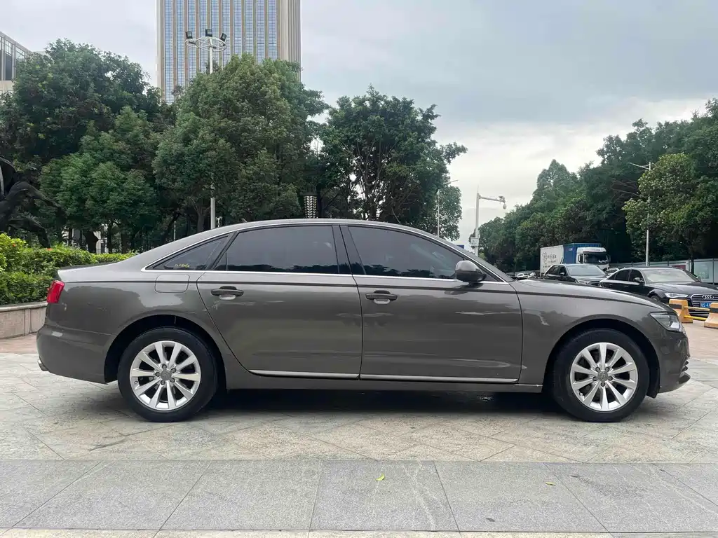 Audi A6L — миниатюра 5
