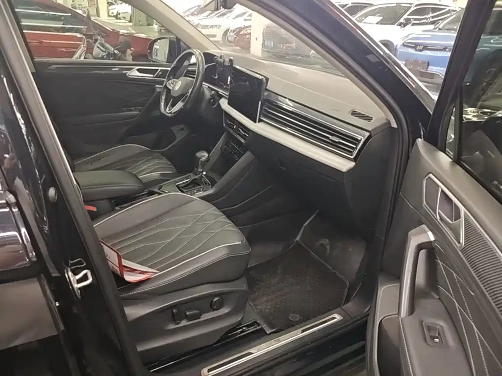 Volkswagen Tiguan L — миниатюра 25