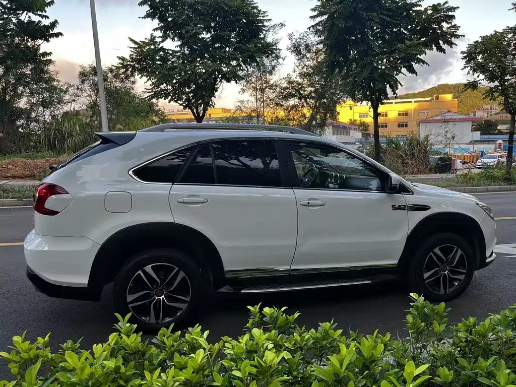 BYD Tang New Energy — миниатюра 3