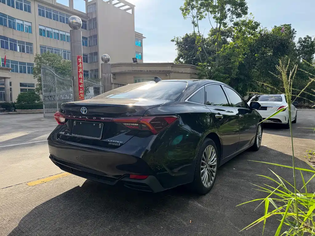 Toyota Avalon — миниатюра 8