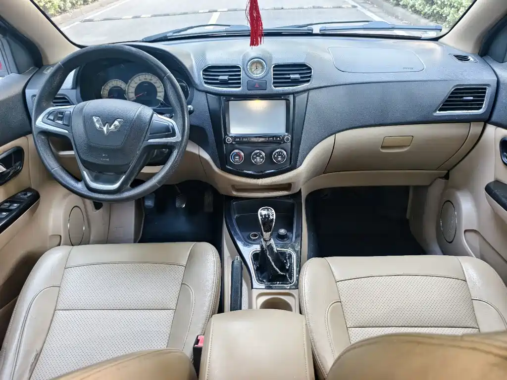 Wuling Hongguang — миниатюра 4
