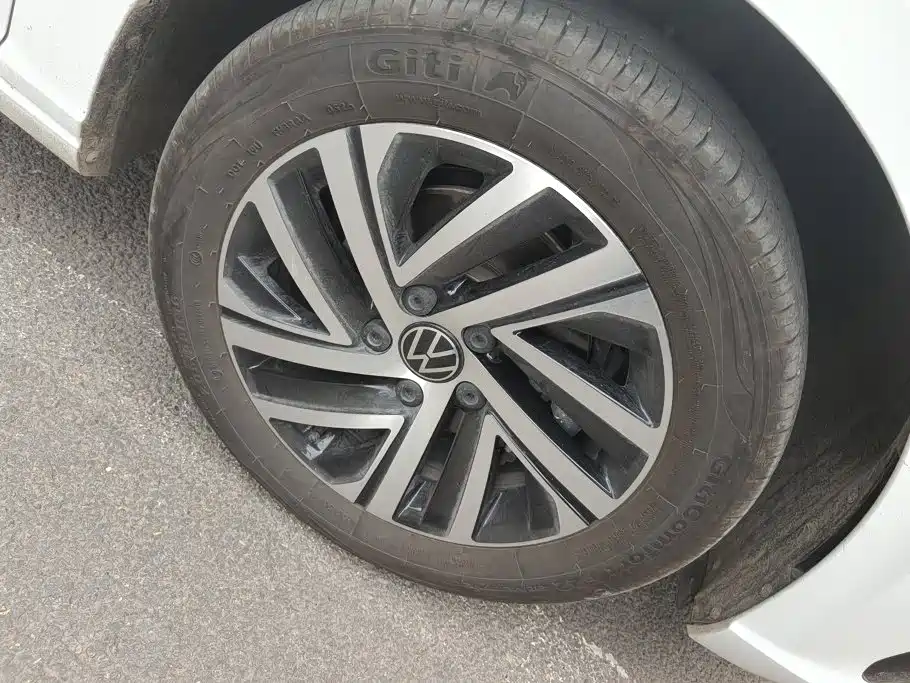 Volkswagen Lavida — миниатюра 6
