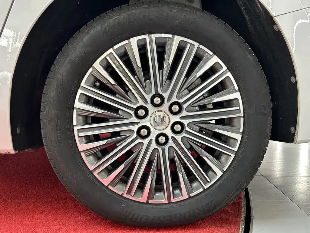 Buick GL8 Hybrid — миниатюра 47