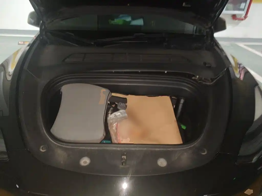 Tesla Model Y — миниатюра 11