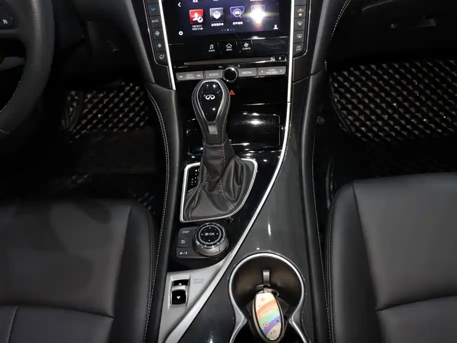Infiniti Q50L — миниатюра 15