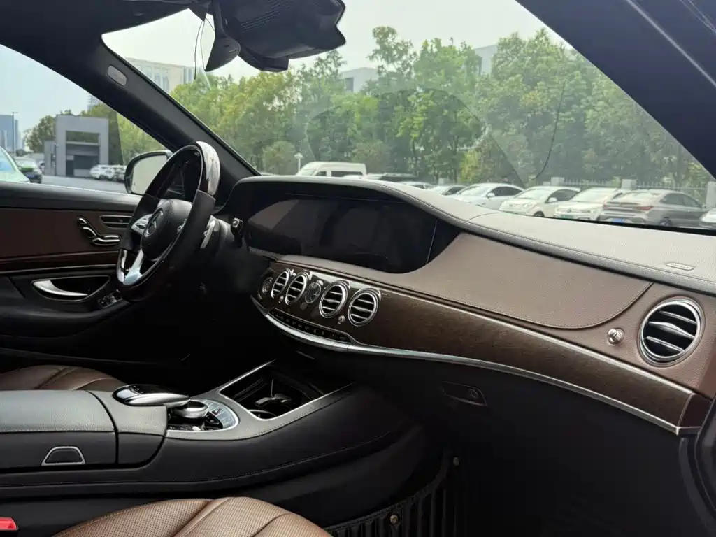 Mercedes-Benz S-Class — миниатюра 11