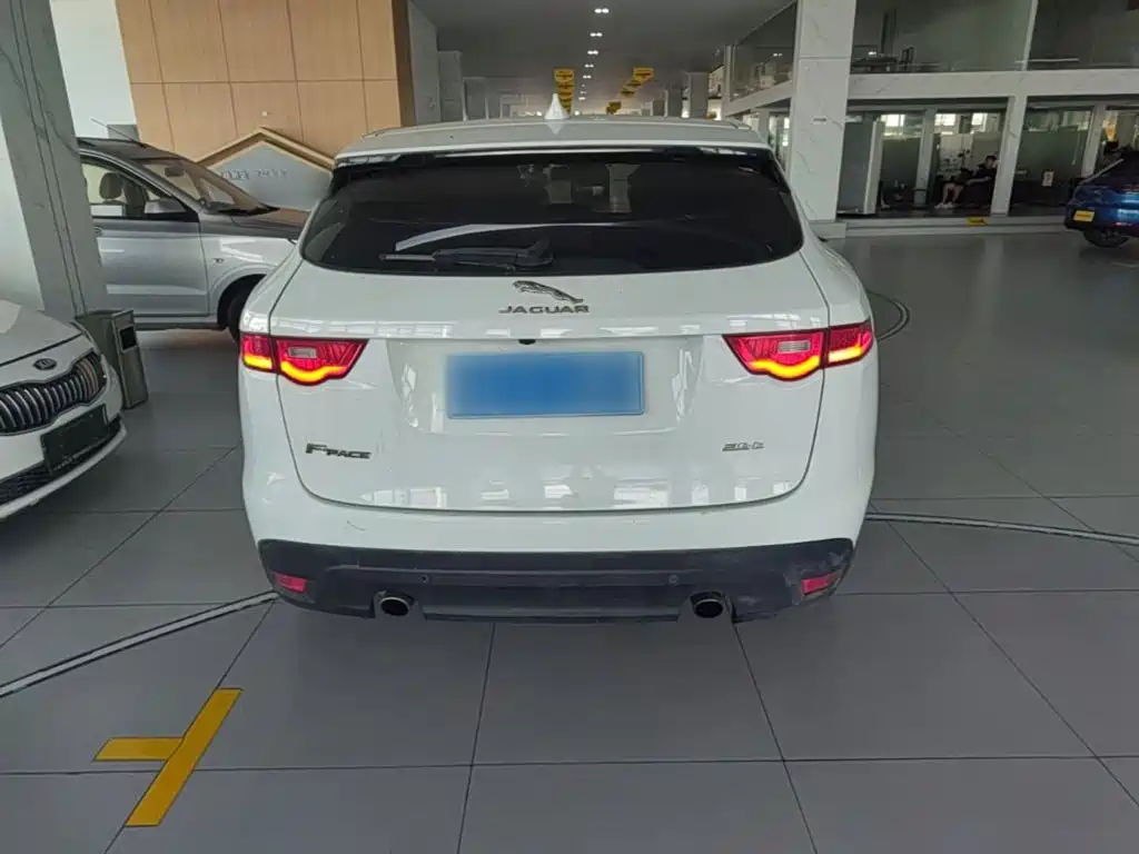 Jaguar F-PACE — миниатюра 6