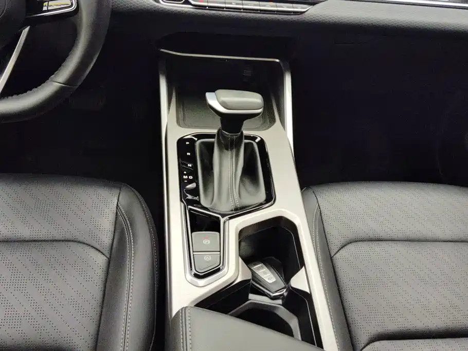 Geely Emgrand — миниатюра 16