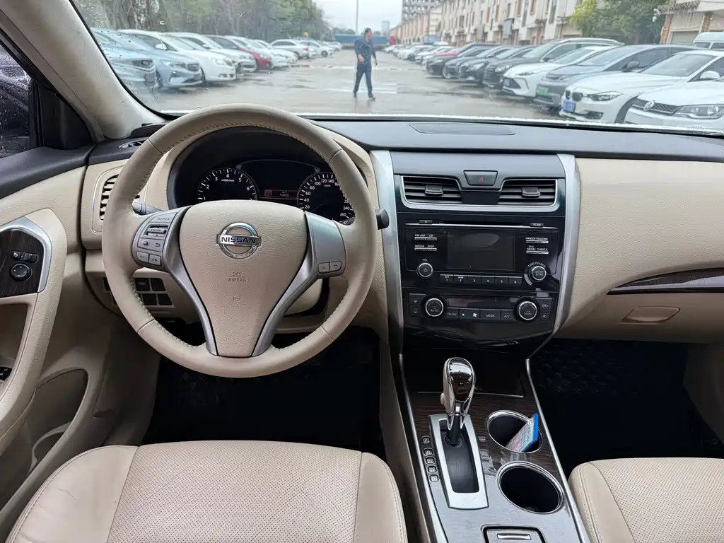 NISSAN TEANA