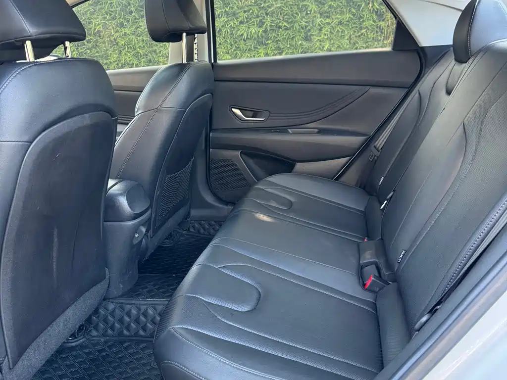 Hyundai Elantra 2021 1.5L CVT LUX Luxury