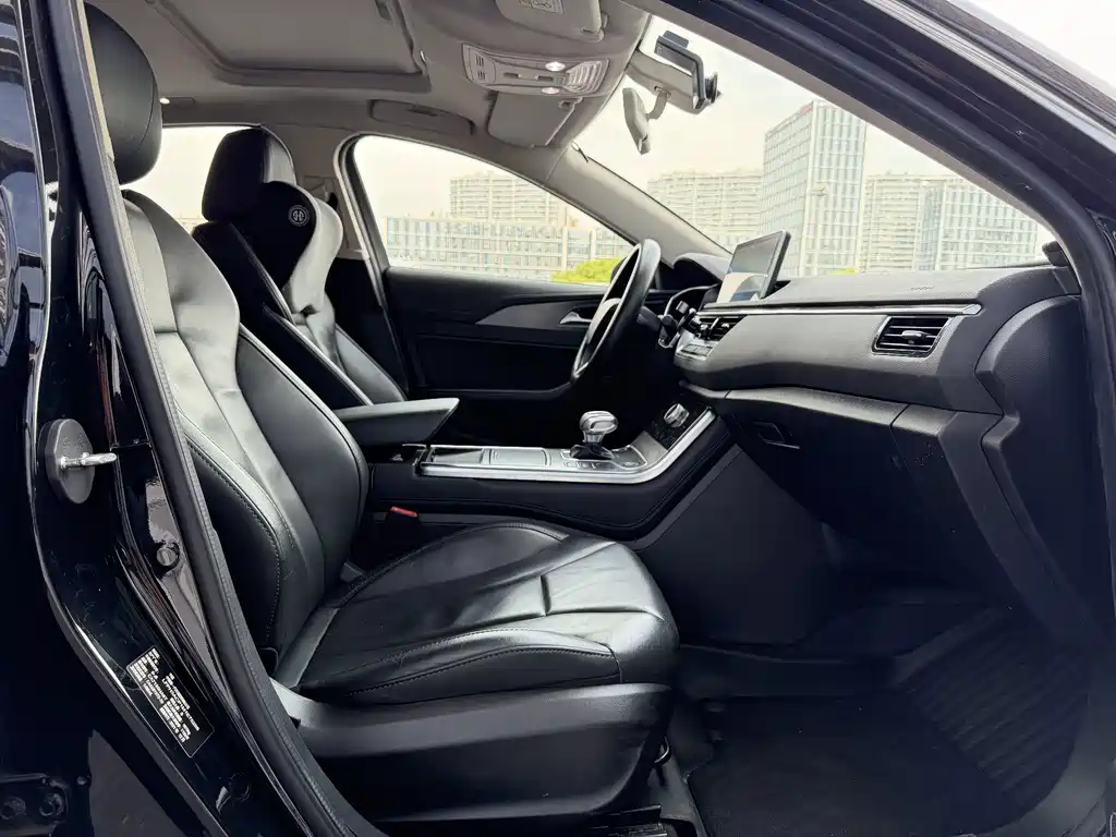 Hongqi Hongqi H5 — миниатюра 7