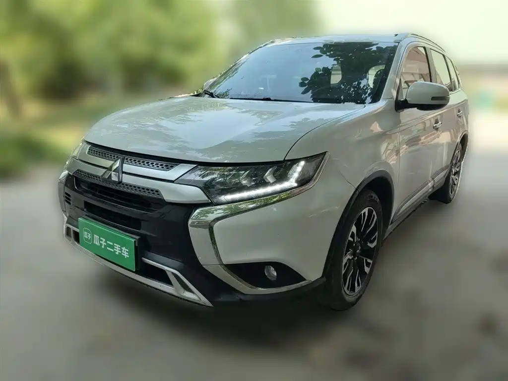 Купить Mitsubishi Outlander