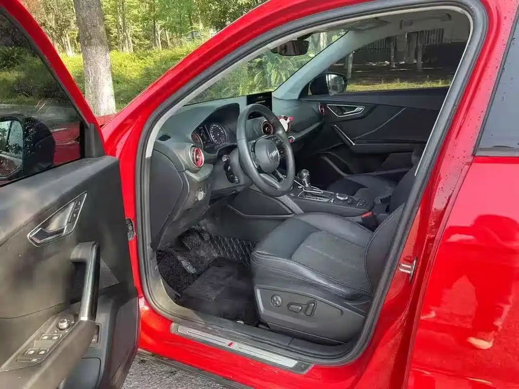 AUDI  Q2L