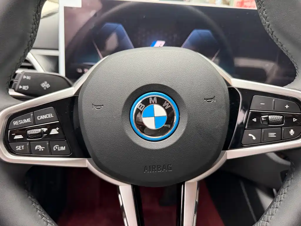 BMW i3 2025 eDrive 35 L