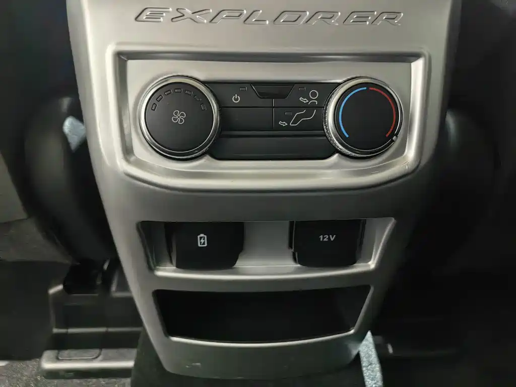 Ford Explorer — миниатюра 7