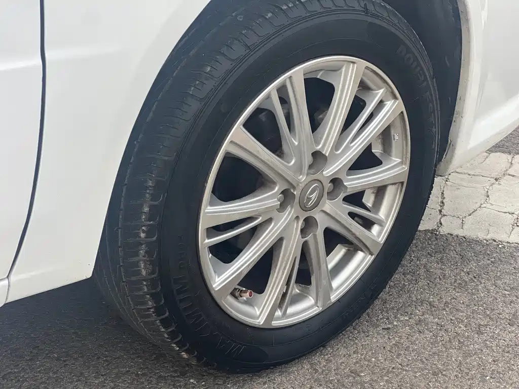 Soueast V3 2011 1.5L MT Comfort