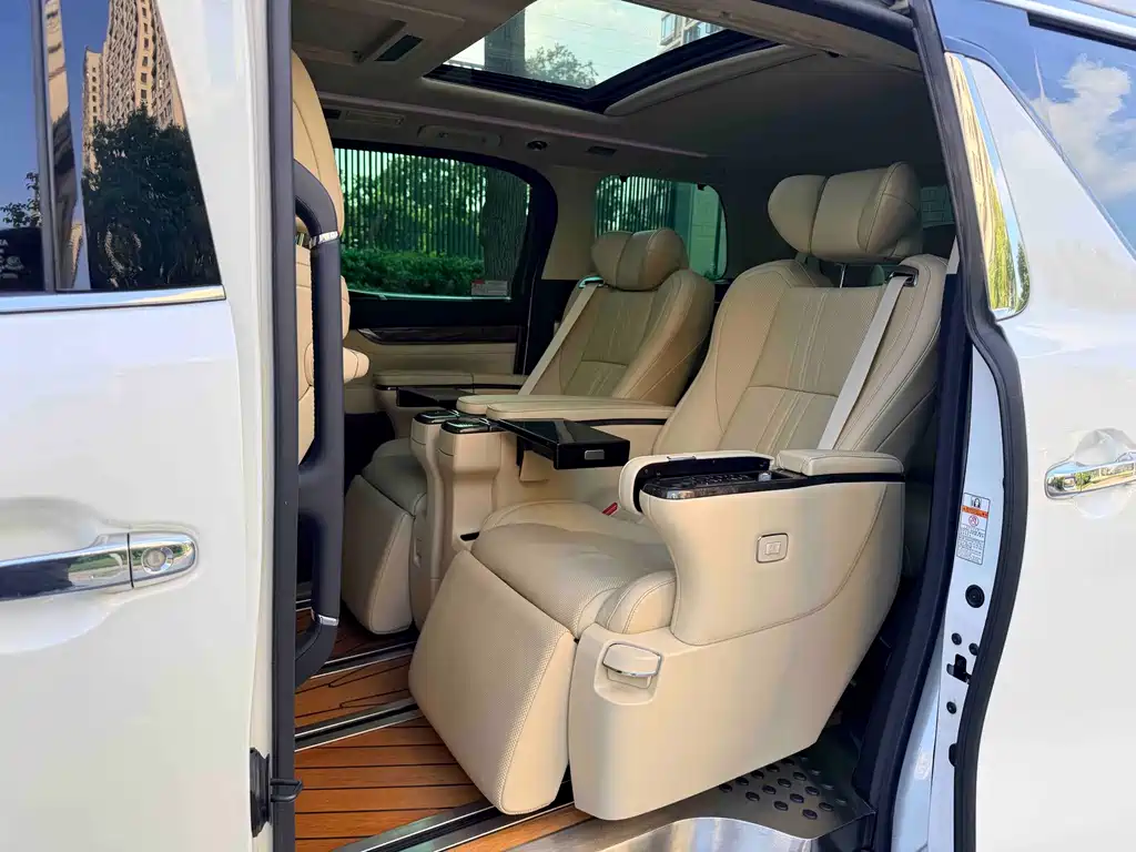 Toyota Vellfire — миниатюра 14