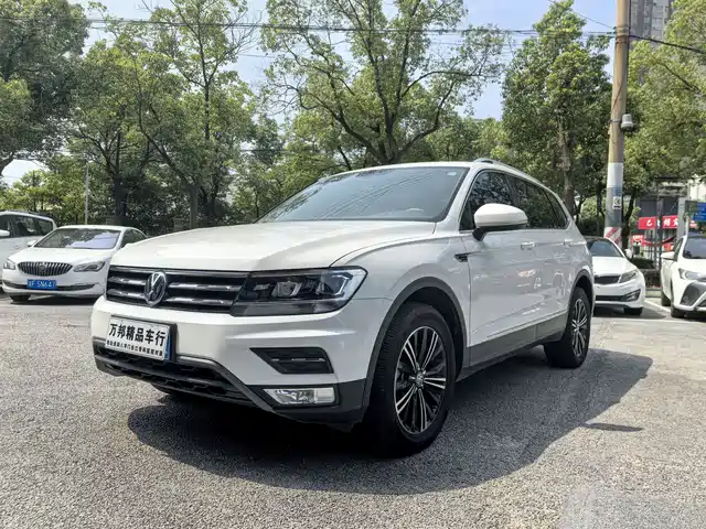 VOLKSWAGEN TIGUAN L 2021