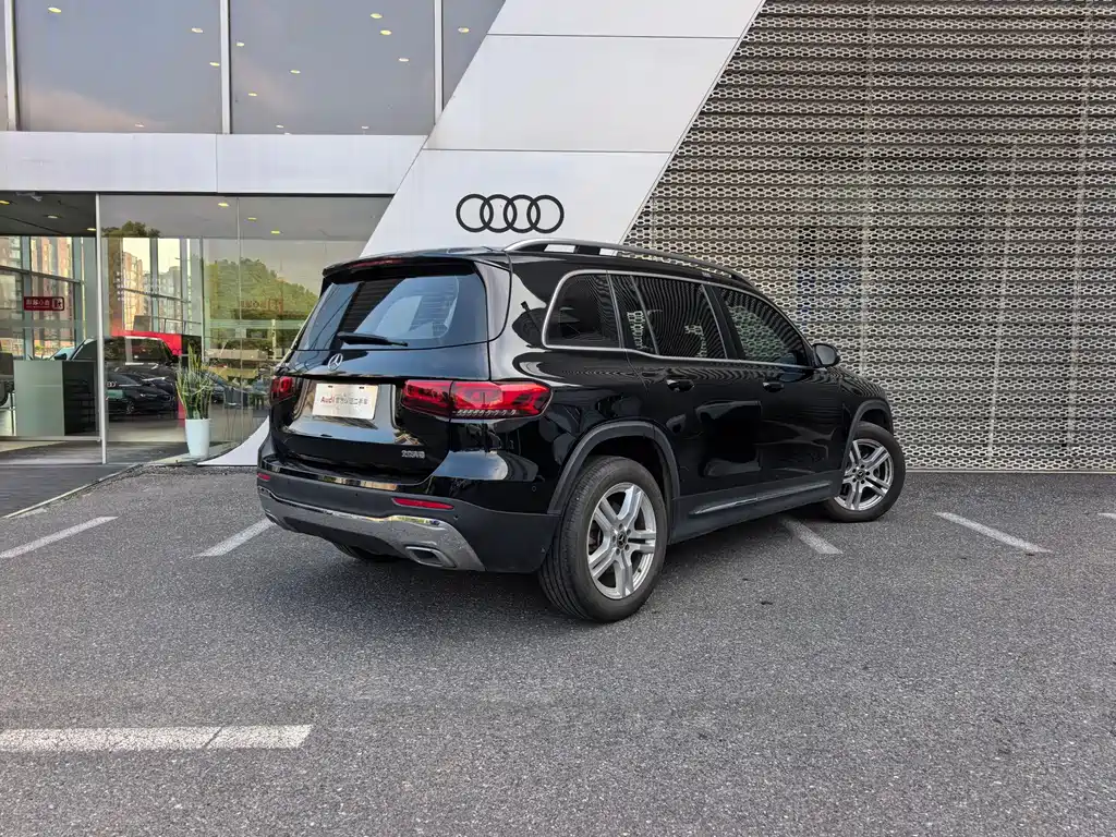 Mercedes-Benz GLB — миниатюра 4