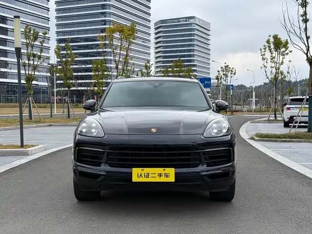 PORSCHE CAYENNE 2020
