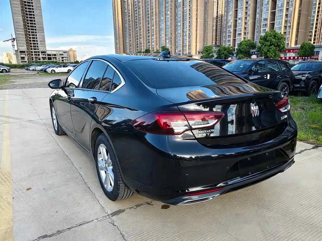 Buick Regal — миниатюра 10
