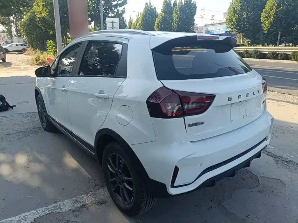 Geely Vision X3 — миниатюра 5