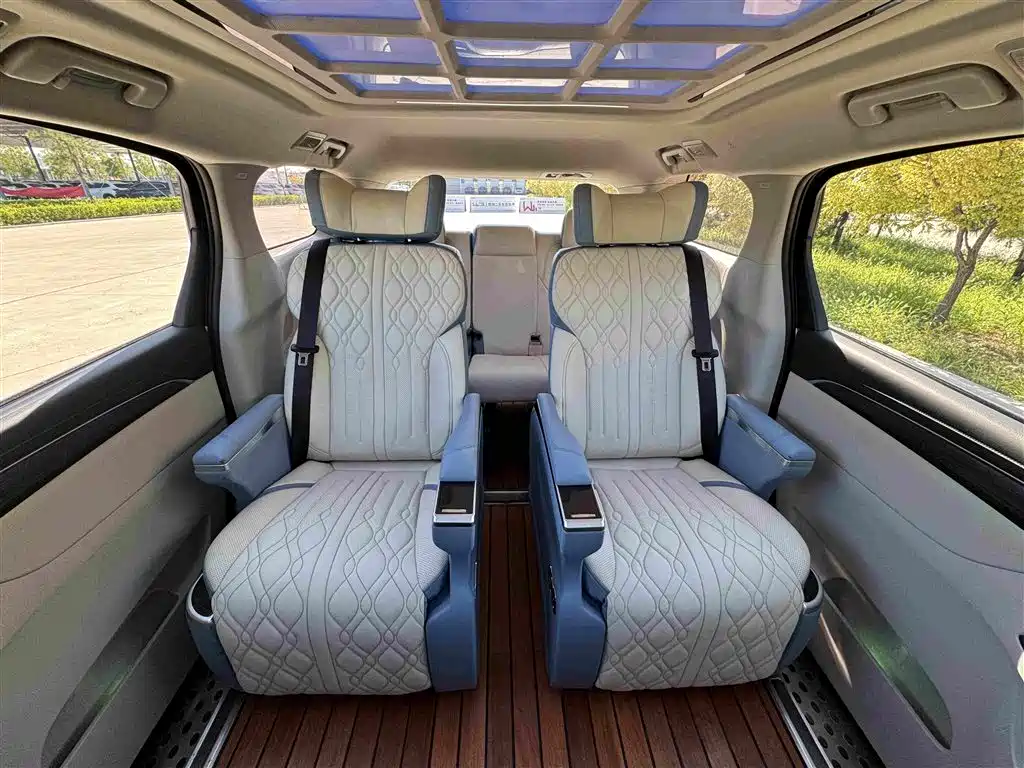 Buick GL8 — миниатюра 12