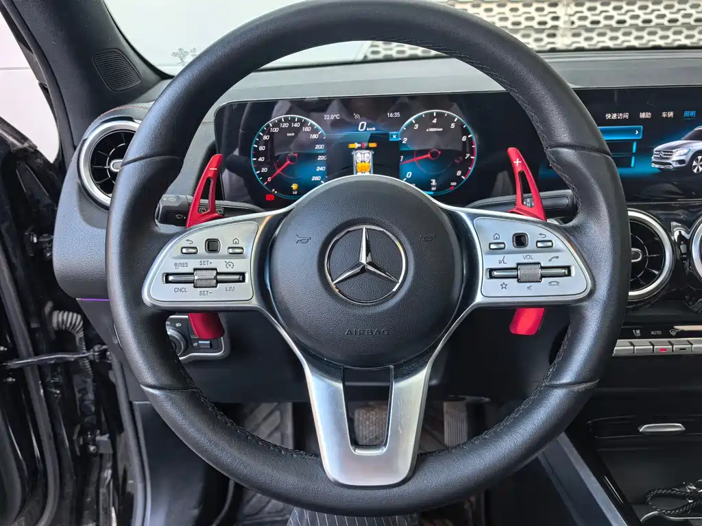 Mercedes-Benz GLB — миниатюра 7