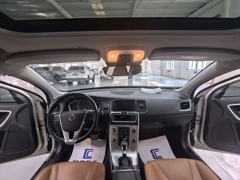 Volvo S60 — миниатюра 9