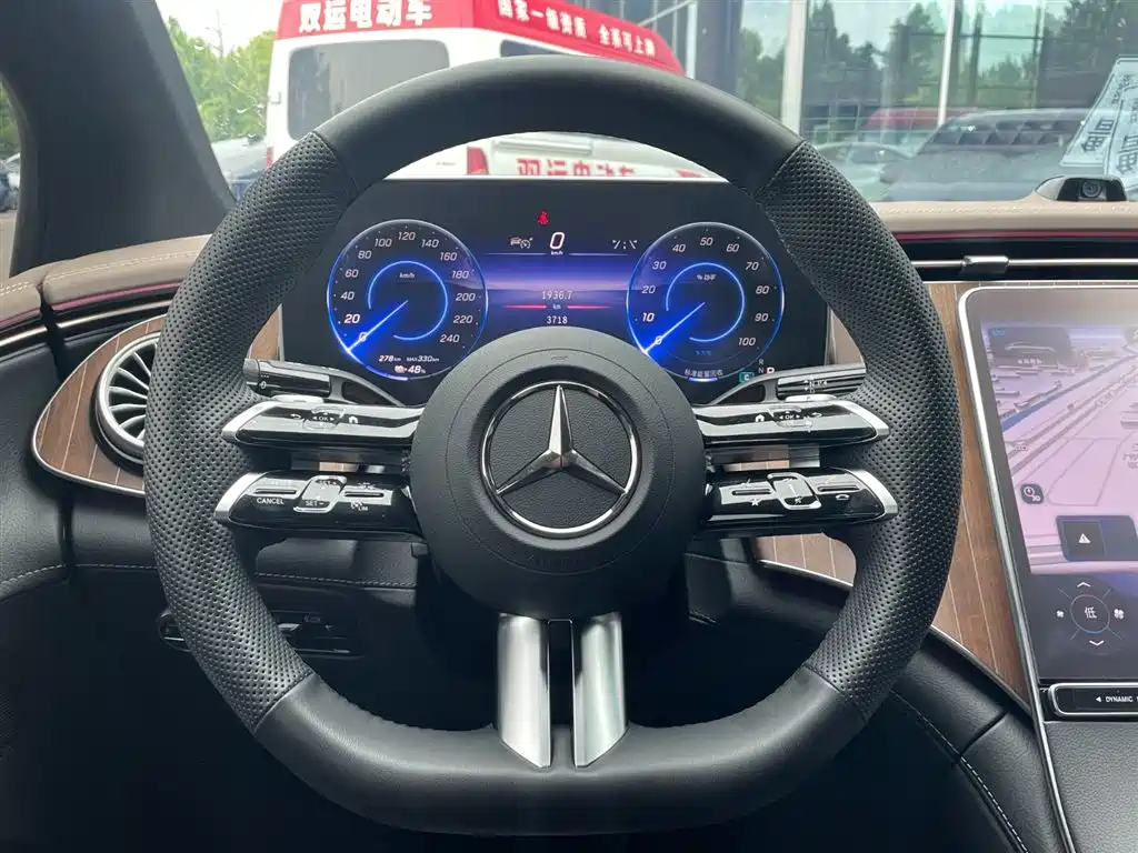 Mercedes-Benz EQE 2025 500 4MATIC
