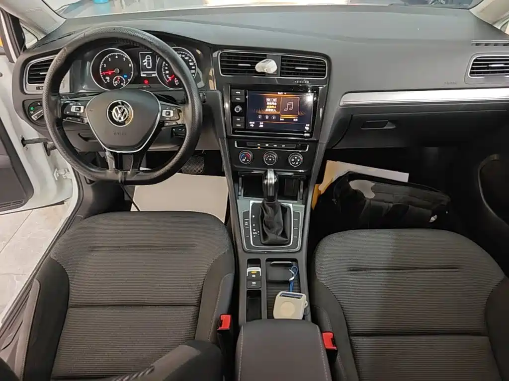 Volkswagen Golf — миниатюра 10