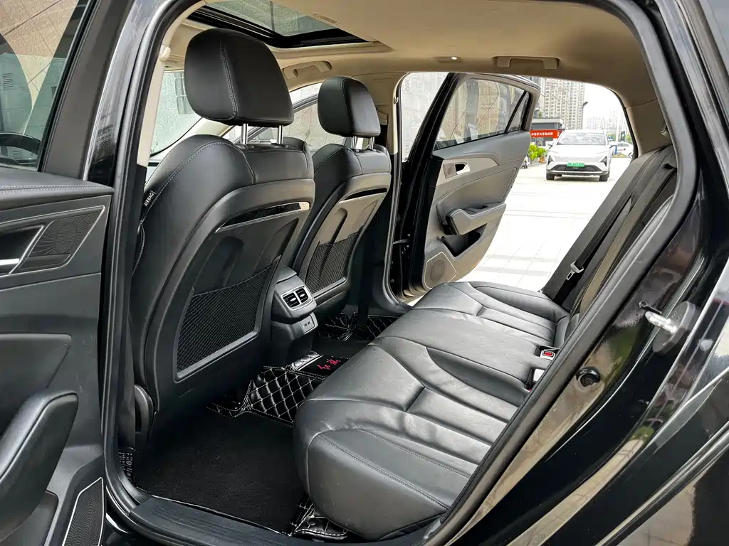 Hongqi Hongqi H5 — миниатюра 8