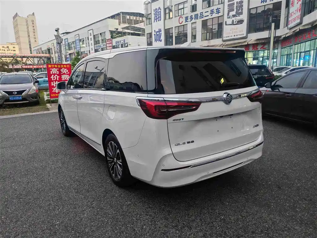 Buick GL8 — миниатюра 9