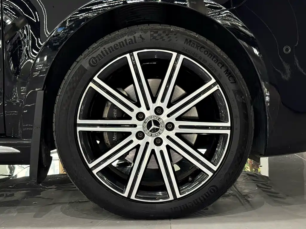 Mercedes-Benz V-Class 2022 — фото 23