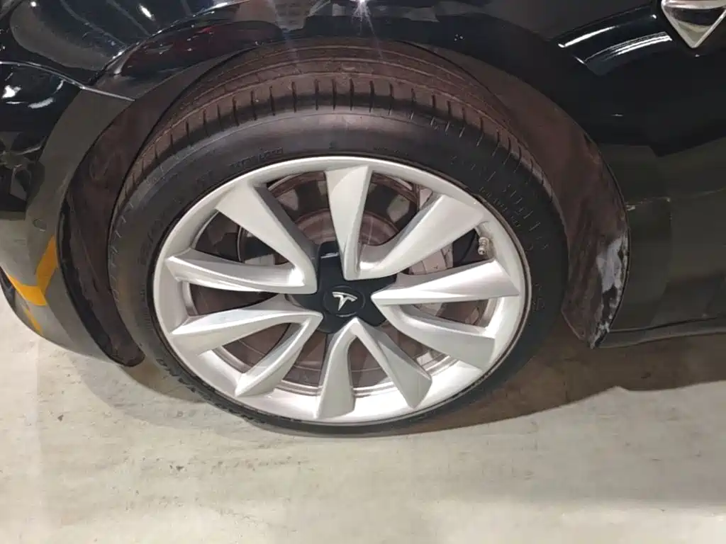 Tesla Model 3 — миниатюра 23
