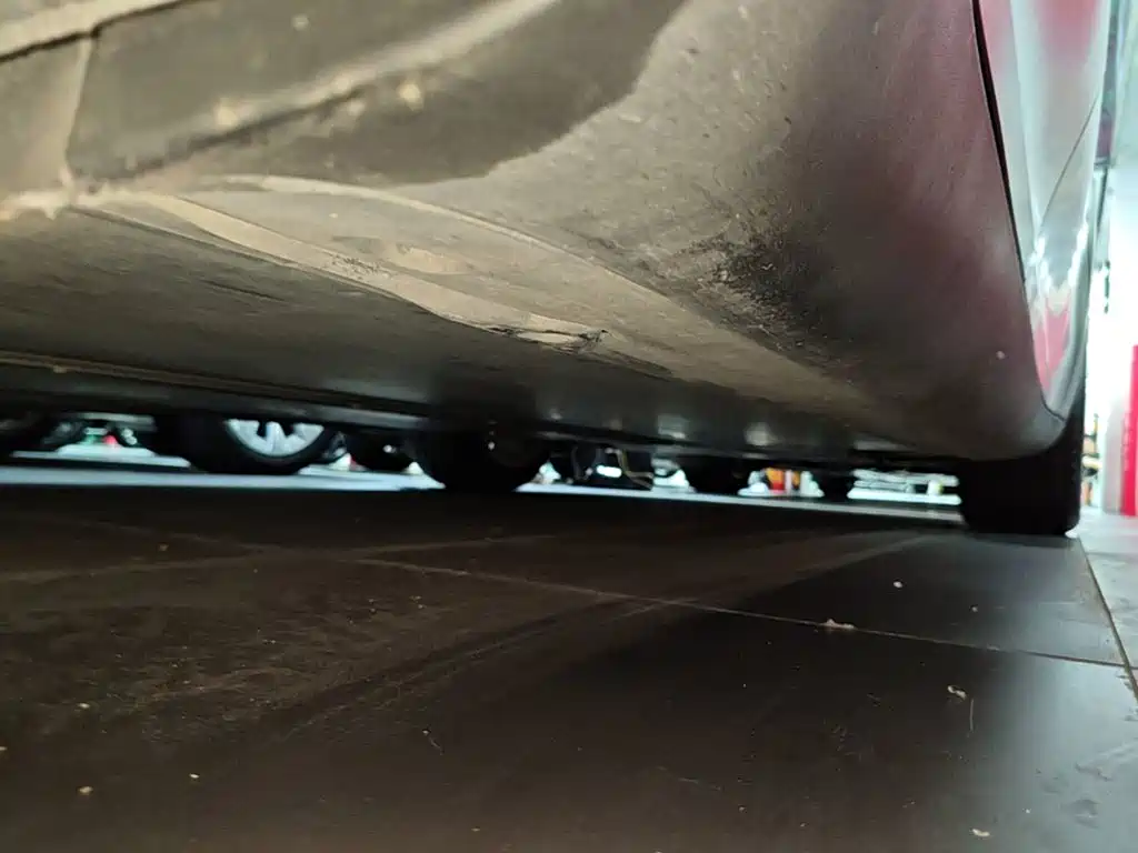 Tesla Model Y — миниатюра 21