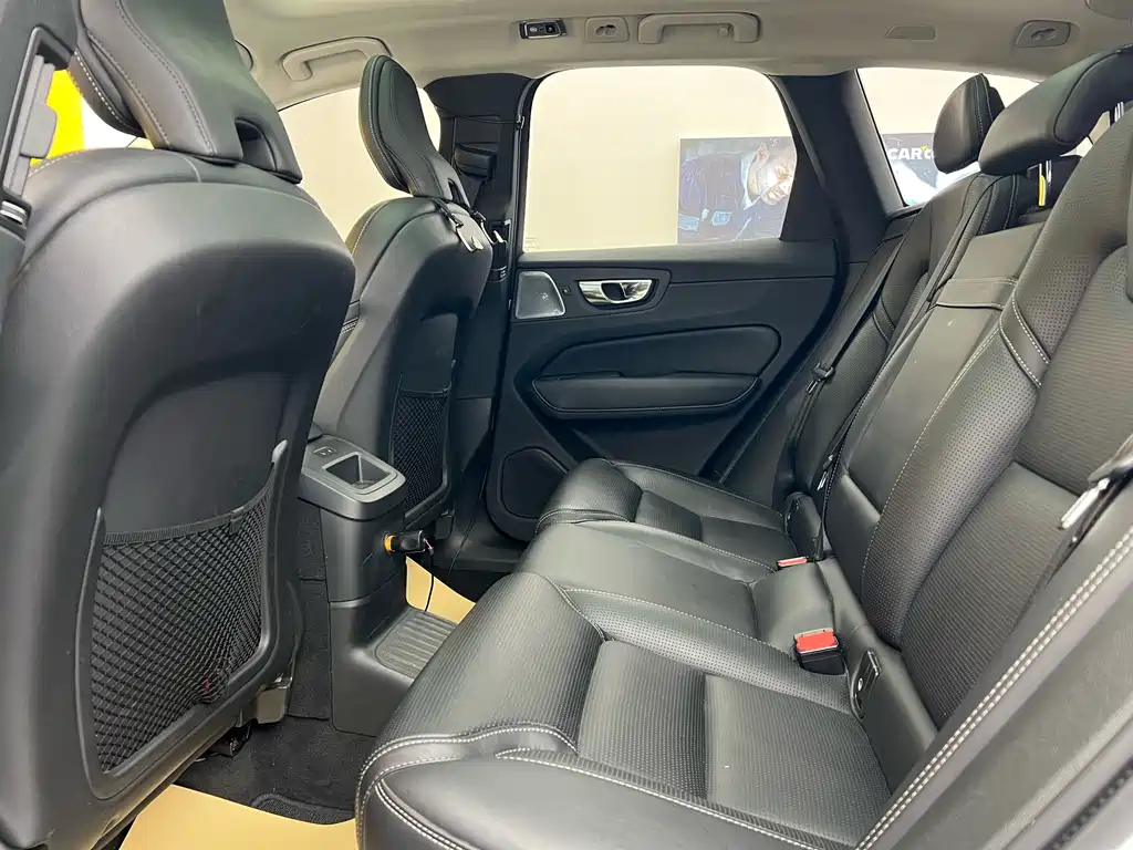 VOLVO XC60 PLUG IN HYBRID