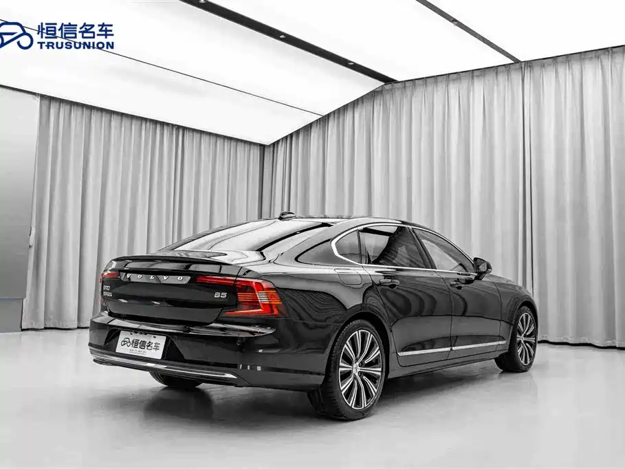 Volvo S90 2024 B5 Luxury